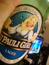 st-pauli-girl ooh... rock band!